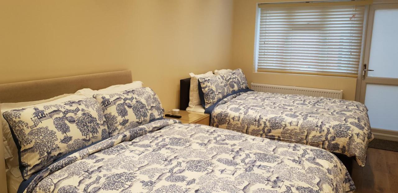 London Luxury Apartments 5 Min Walk From Ilford Station, With Free Parking Free Wifi Exterior photo