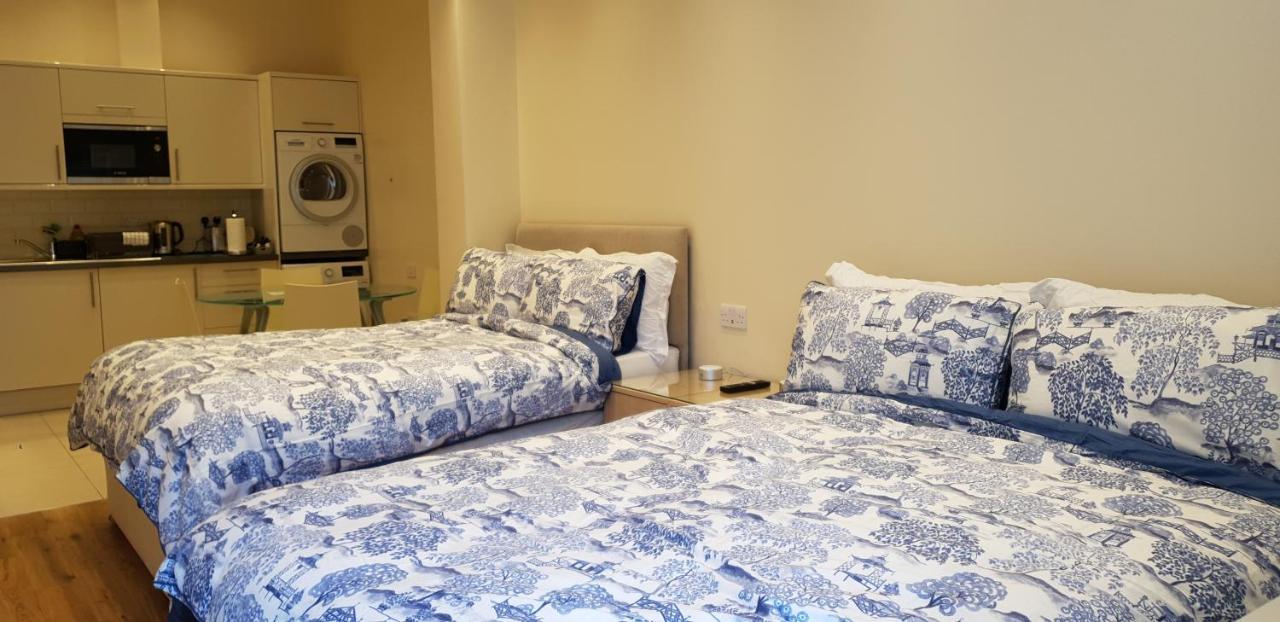 London Luxury Apartments 5 Min Walk From Ilford Station, With Free Parking Free Wifi Exterior photo