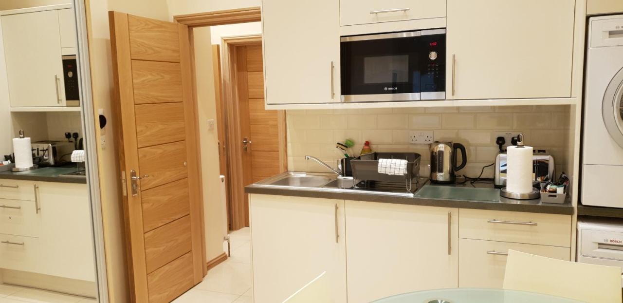 London Luxury Apartments 5 Min Walk From Ilford Station, With Free Parking Free Wifi Exterior photo