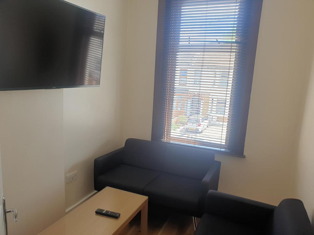 London Luxury Apartments 5 Min Walk From Ilford Station, With Free Parking Free Wifi Exterior photo