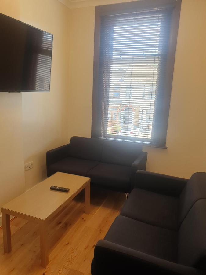 London Luxury Apartments 5 Min Walk From Ilford Station, With Free Parking Free Wifi Exterior photo