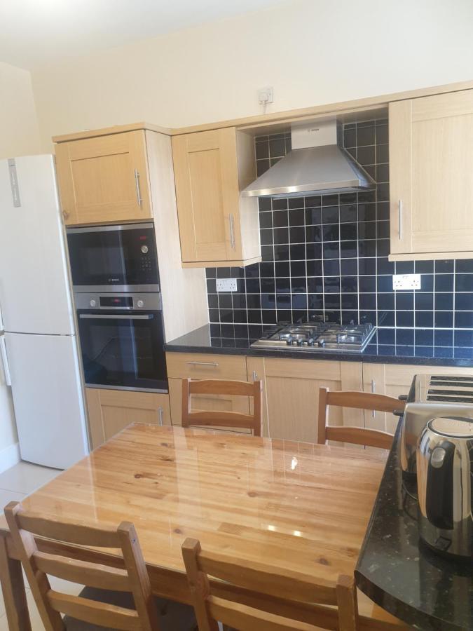 London Luxury Apartments 5 Min Walk From Ilford Station, With Free Parking Free Wifi Exterior photo