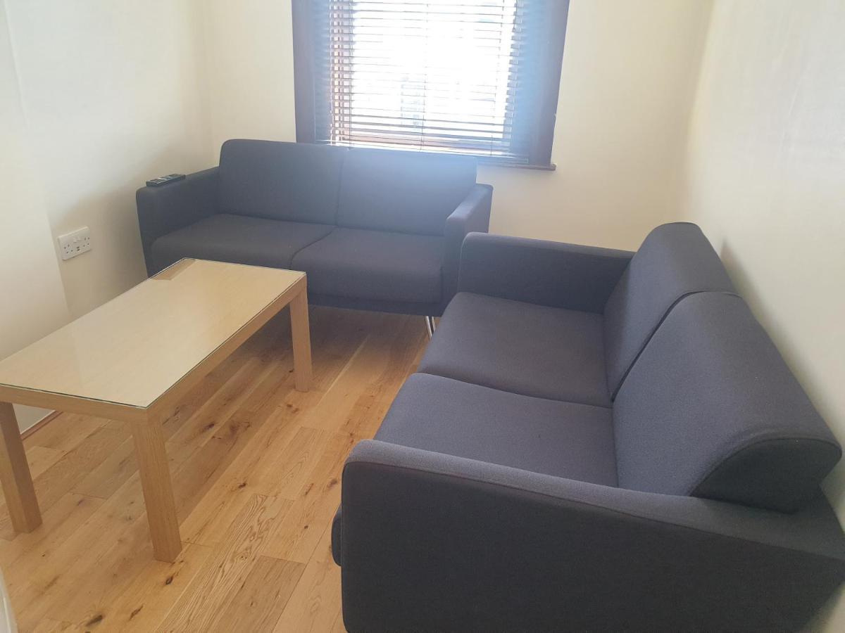 London Luxury Apartments 5 Min Walk From Ilford Station, With Free Parking Free Wifi Exterior photo