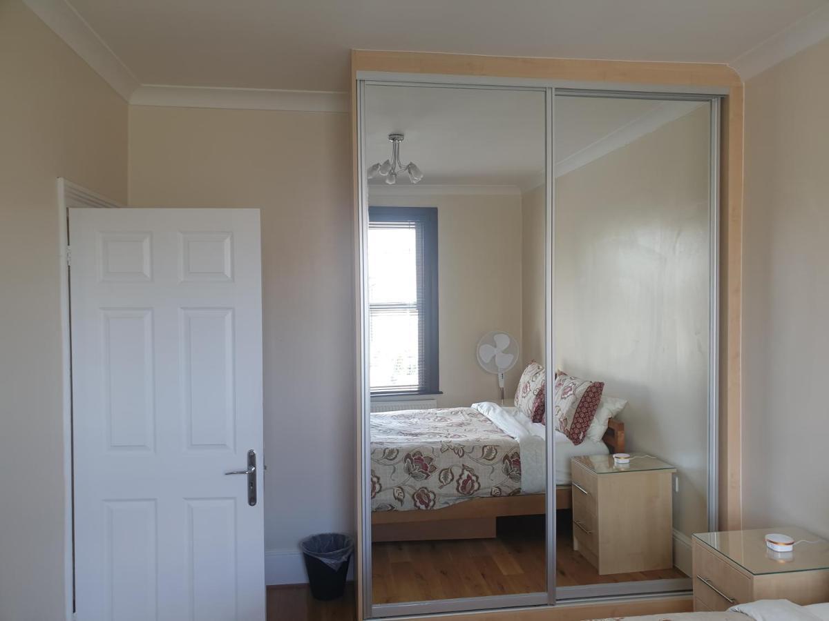London Luxury Apartments 5 Min Walk From Ilford Station, With Free Parking Free Wifi Exterior photo