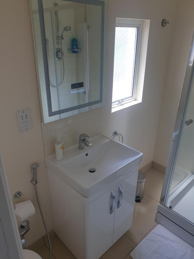 London Luxury Apartments 5 Min Walk From Ilford Station, With Free Parking Free Wifi Exterior photo